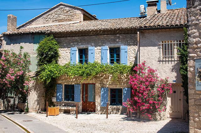 Pourquoi et comment investir dans la région des Alpilles ?